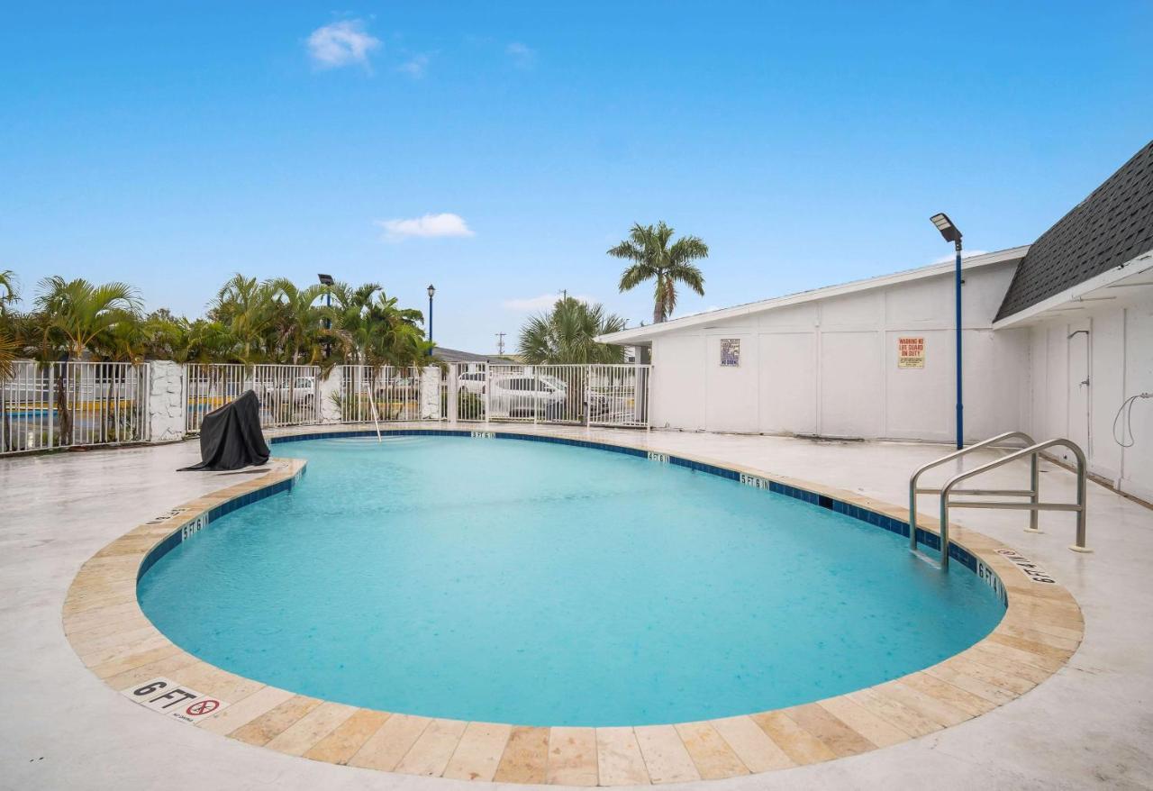 Motel 6-Fort Myers, Fl North Fort Myers Exterior foto